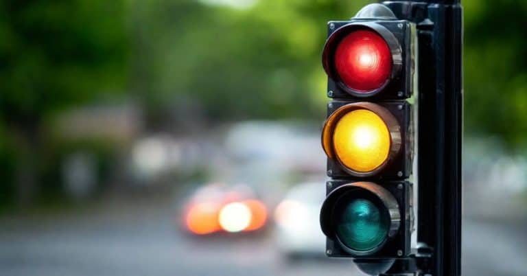 ¿Las cámaras de tráfico graban las 24 horas del día, los 7 días de la semana en Texas? Regulaciones y sus derechos