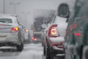 b2ap3_thumbnail_winter-driving-traffic-safety-1.jpg