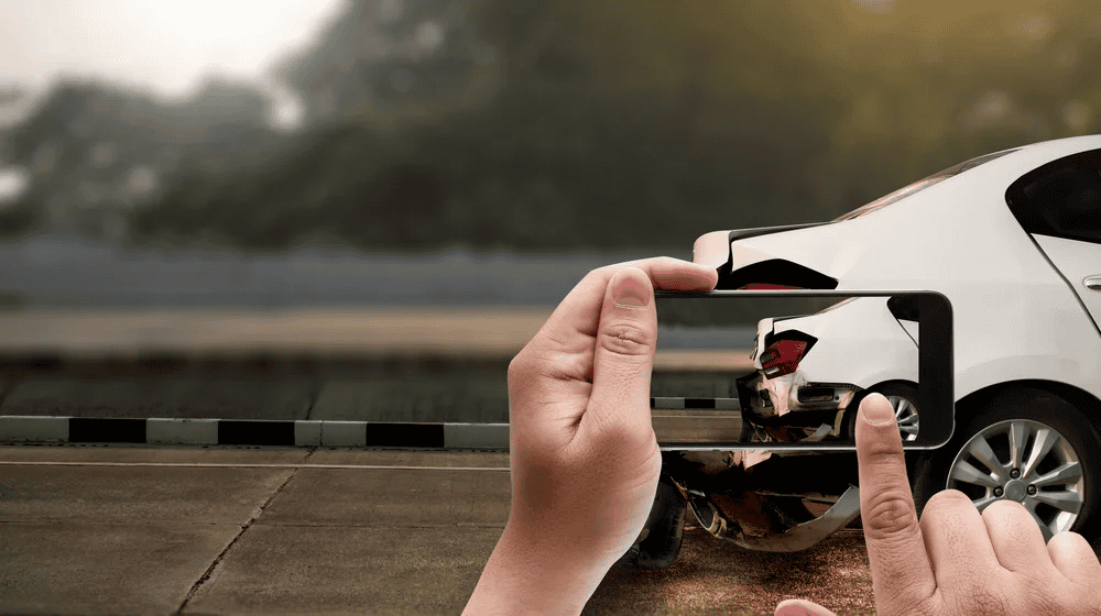 phone-car-accident-picture